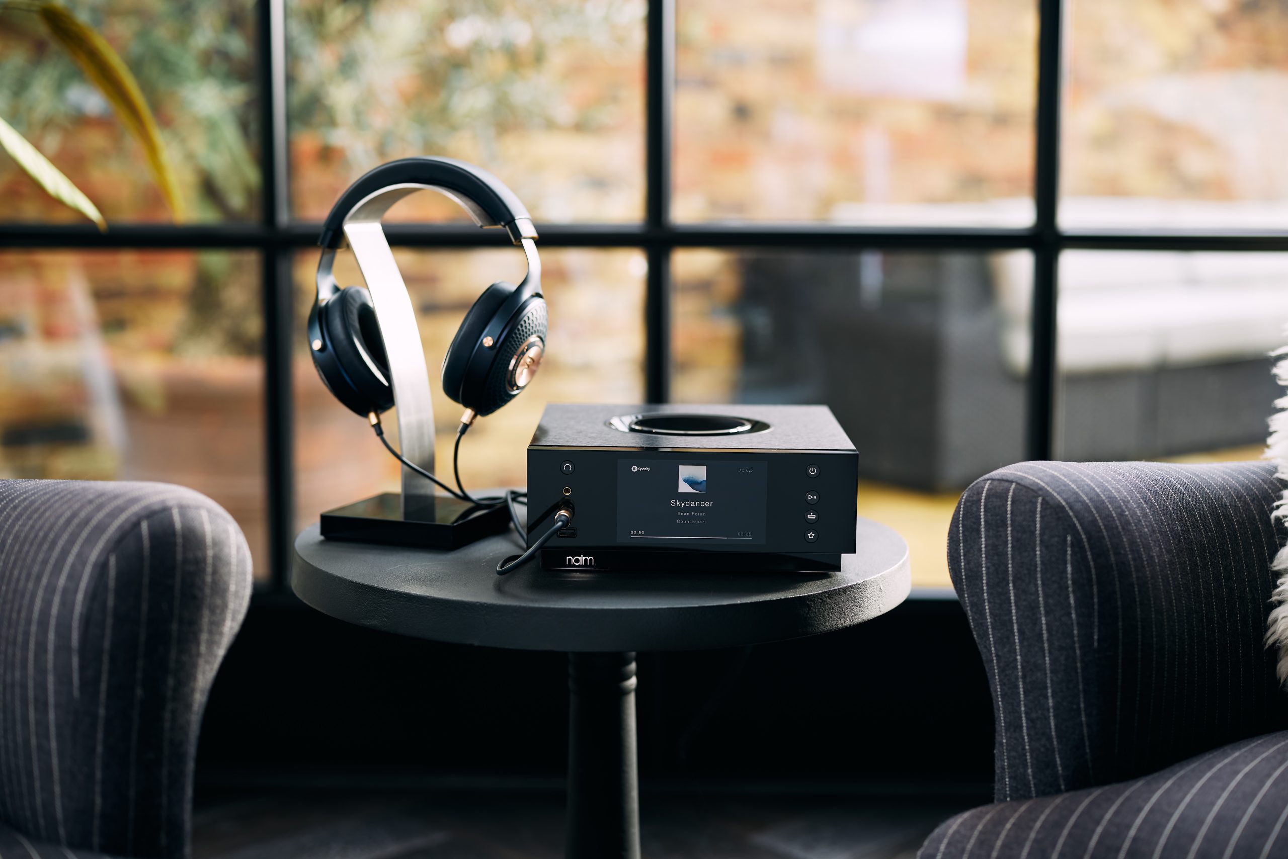 Atom headphone amp outlet