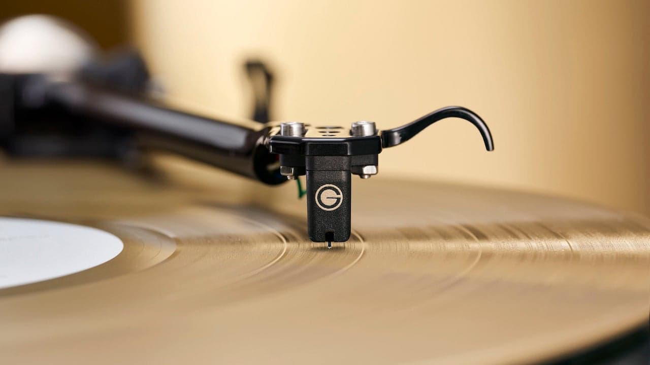 goldring-eroica-hx-phono-cartridge-lifestyle