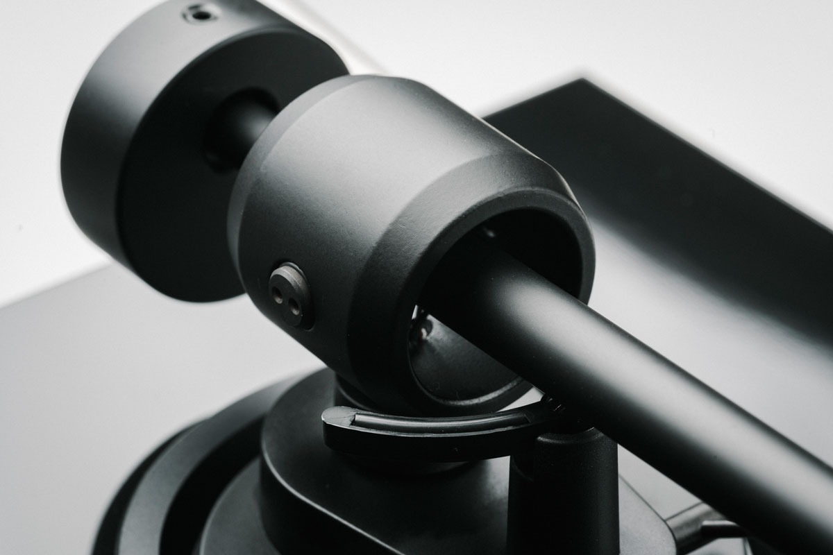 Pro-Ject Audio System E1.2 Turntable with MM E Cartridge (Made In Europe)