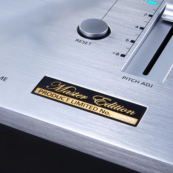 Technics SL-1200GR2 Direct Drive Turntable System II without cartridge
