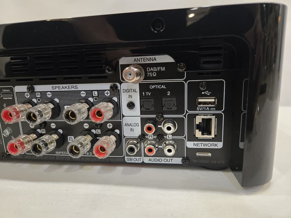 Marantz M-CR612 Network CD Receiver