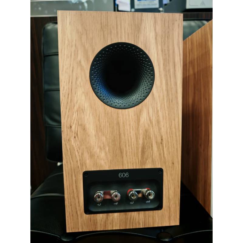 Bower & Wilkins B&W 606 S3 Bookshelf Speaker (2)