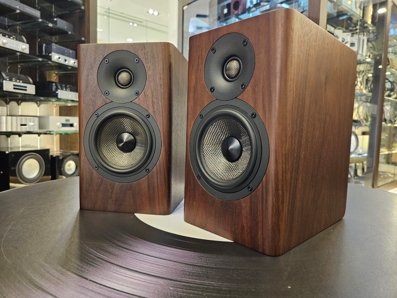Acosutic Energy AE500 Bookshelf Speaker