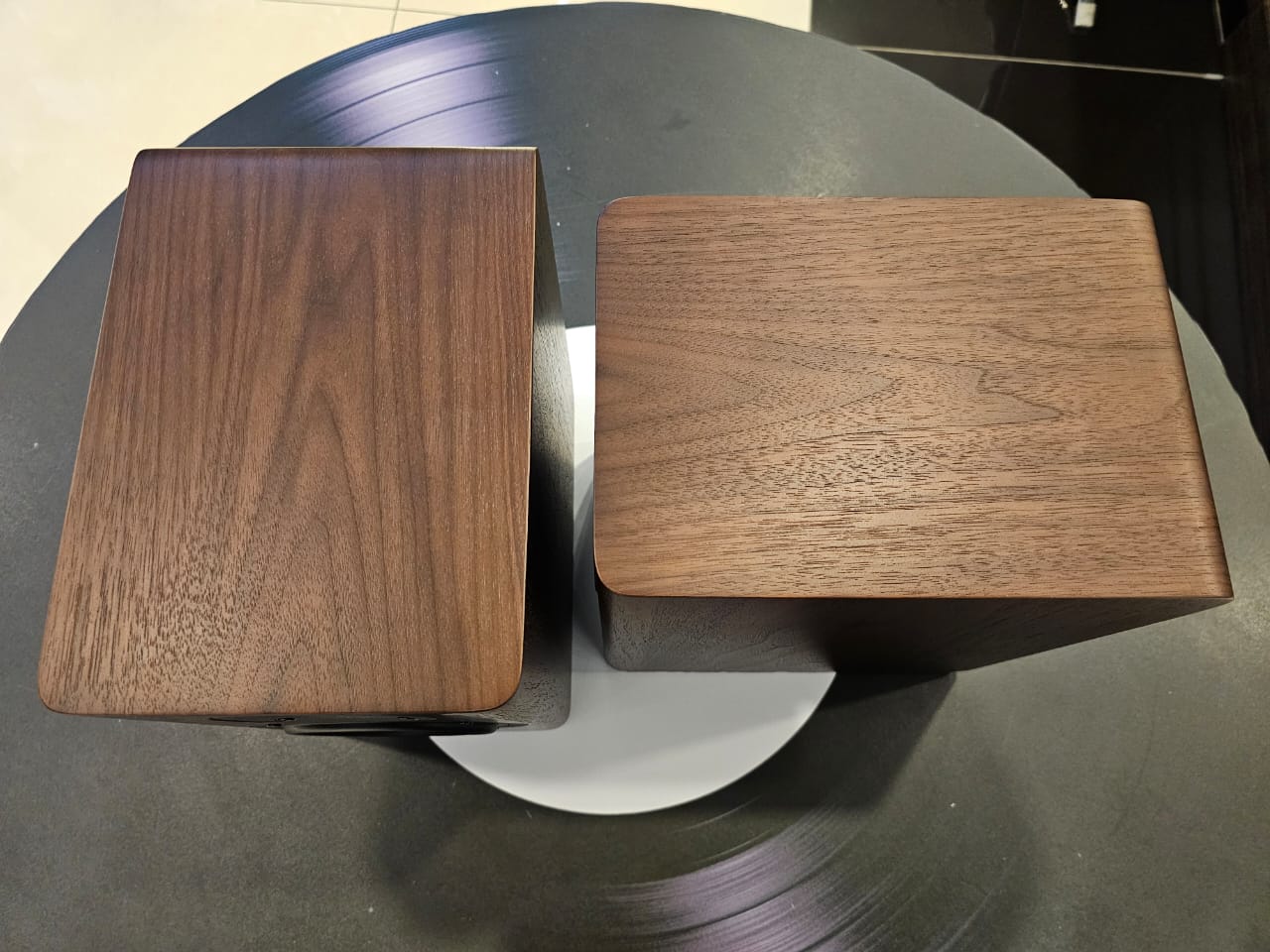 Acosutic Energy AE500 Bookshelf Speaker