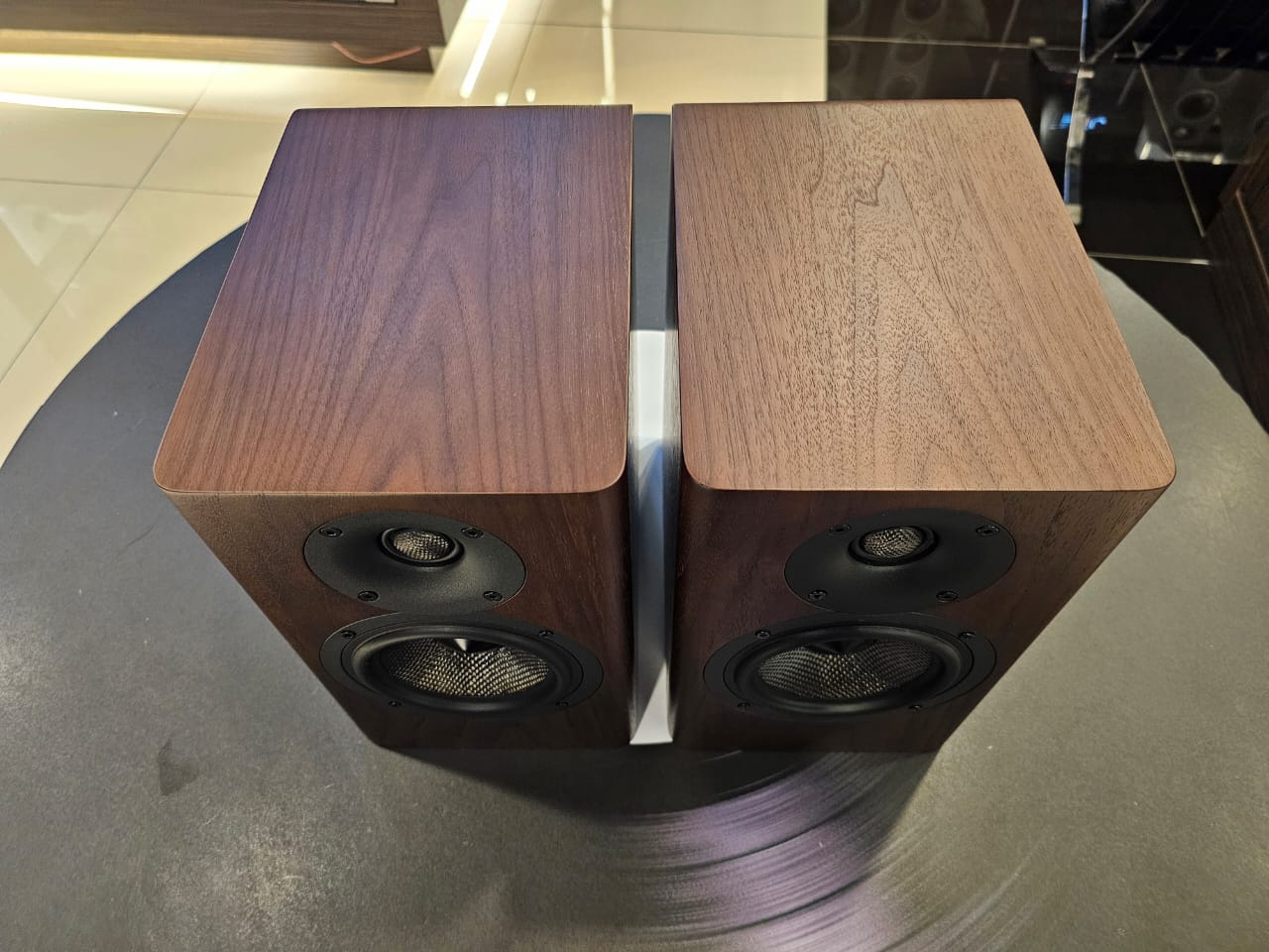 Acosutic Energy AE500 Bookshelf Speaker
