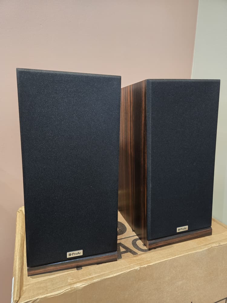ProAc Response D2R (Ebony) Bookshelf Speakers