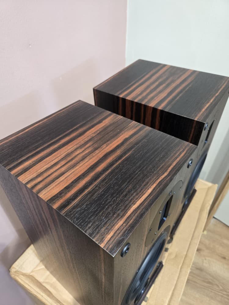 ProAc Response D2R (Ebony) Bookshelf Speakers