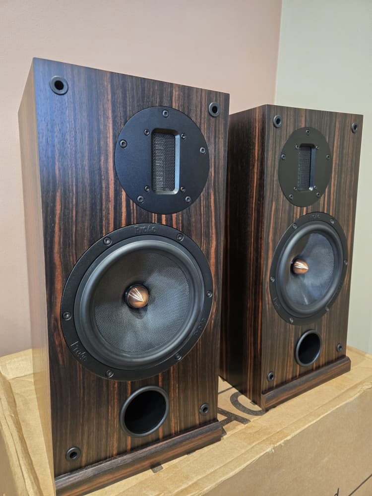 ProAc Response D2R (Ebony) Bookshelf Speakers