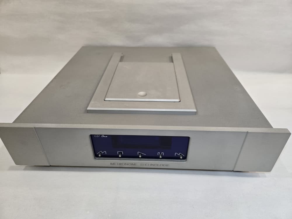 Metronome Technologie<br> CD One Signature<br> Top-Loading Integrated <br> CD player (Made In France)<br> (New was RM32,500.00)