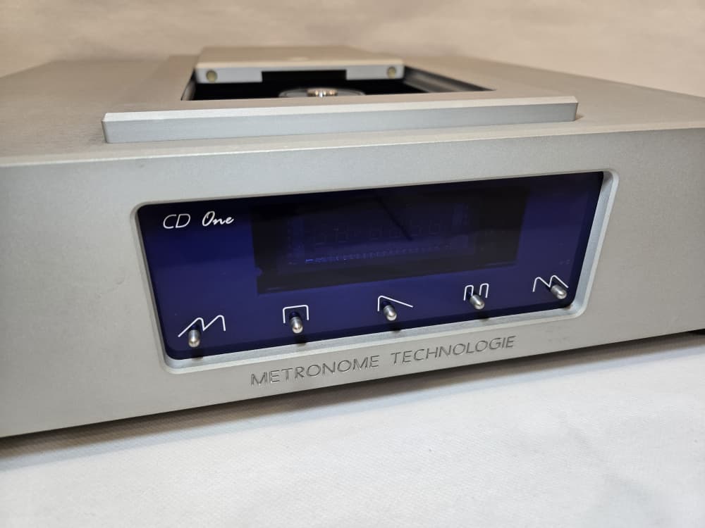 Metronome Technologie<br> CD One Signature<br> Top-Loading Integrated <br> CD player (Made In France)<br> (New was RM32,500.00)