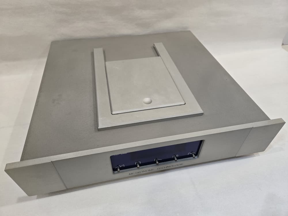 Metronome Technologie<br> CD One Signature<br> Top-Loading Integrated <br> CD player (Made In France)<br> (New was RM32,500.00)