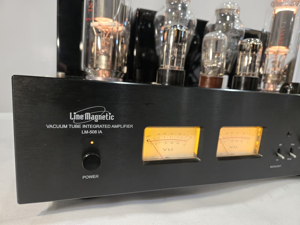 Line Magnetic<br> LM-508 IA ( 240v Version) Integrated Amplifier