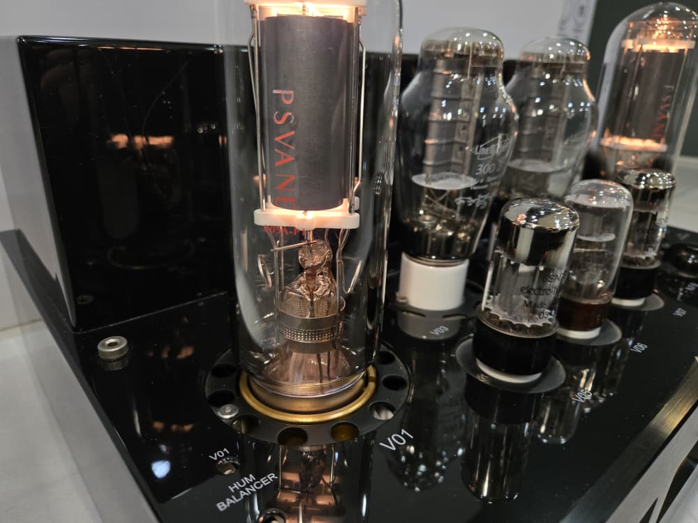 Line Magnetic<br> LM-508 IA ( 240v Version) Integrated Amplifier