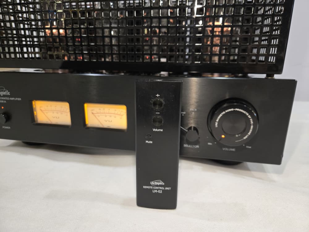 Line Magnetic<br> LM-508 IA ( 240v Version) Integrated Amplifier
