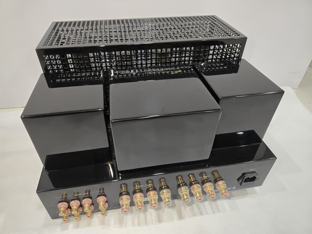 Line Magnetic<br> LM-508 IA ( 240v Version) Integrated Amplifier